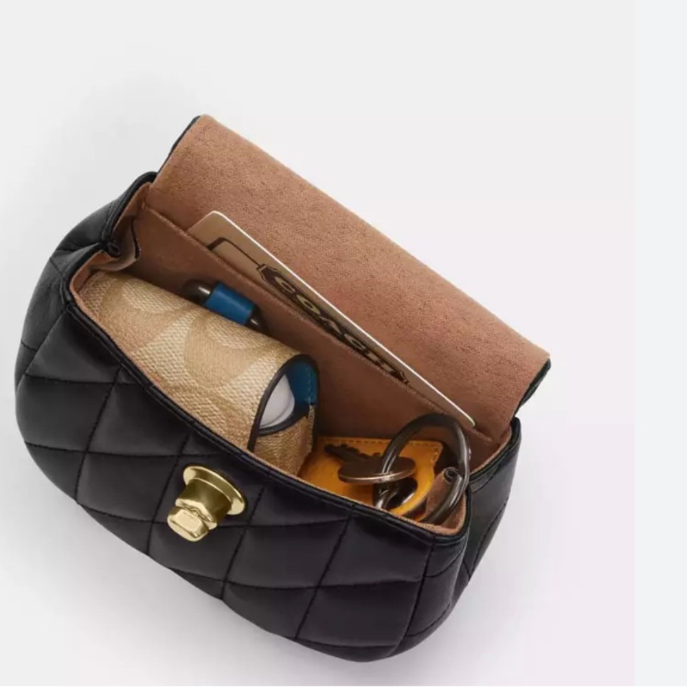 Coach Turnlock card case New with tags - Picture 2 of 9